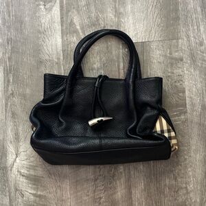 Vintage Burberry Black Leather Women's Bag